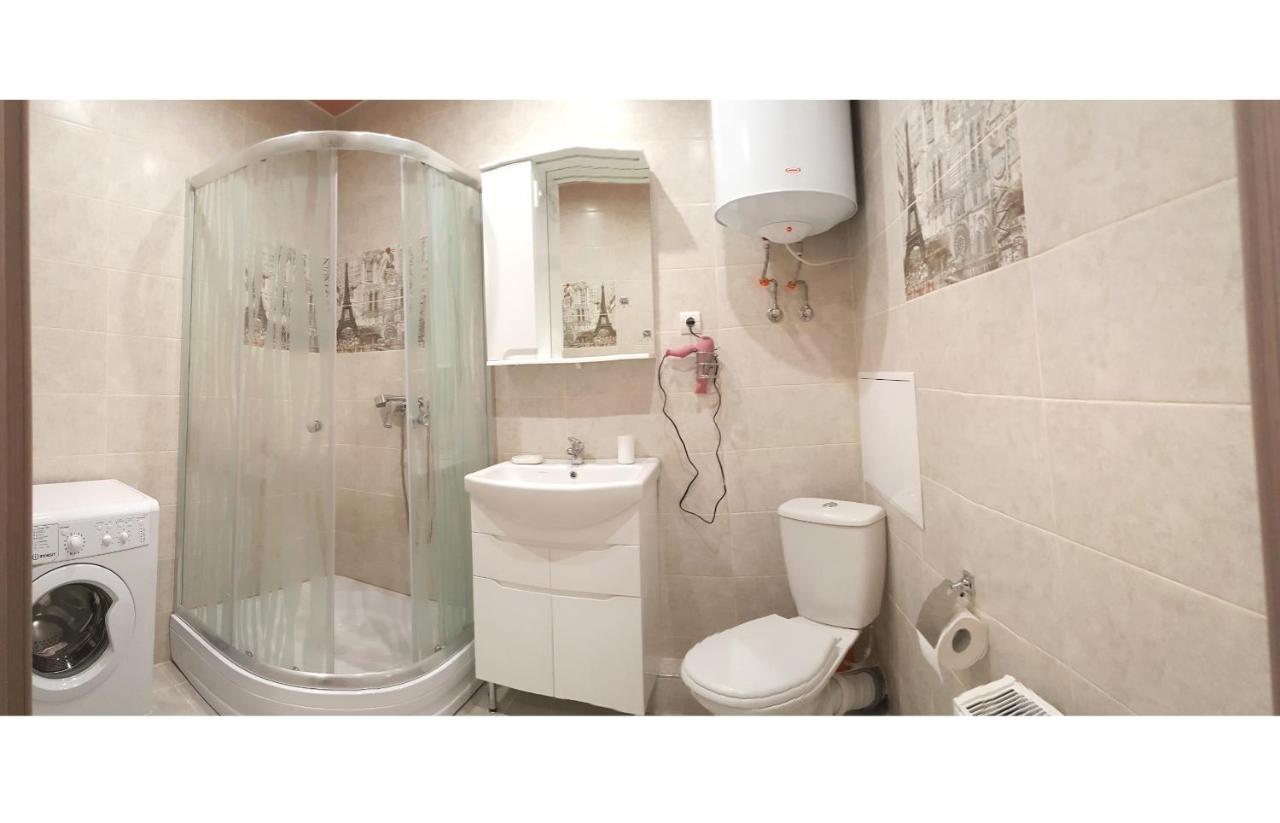Apartment Near Metro Pozniaky 基輔 外观 照片
